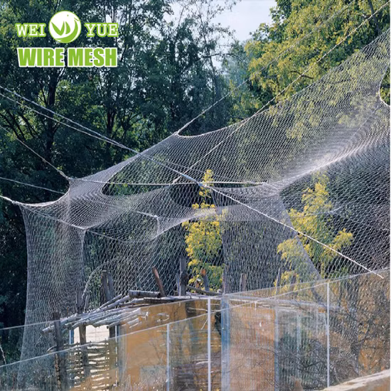 Beispiele für die individuelle Gestaltung von Vogelvolieren, Tiergehegen, Tierkäfigen, Dekoration von Zoogebäuden